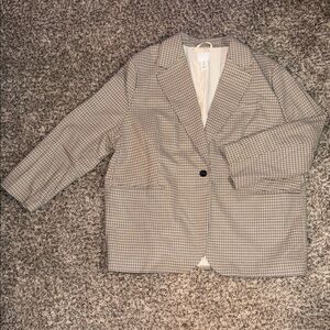 Tiny Houndstooth Blazer with Single Button